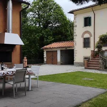 Casale Colle Belvedere بيت للعطل