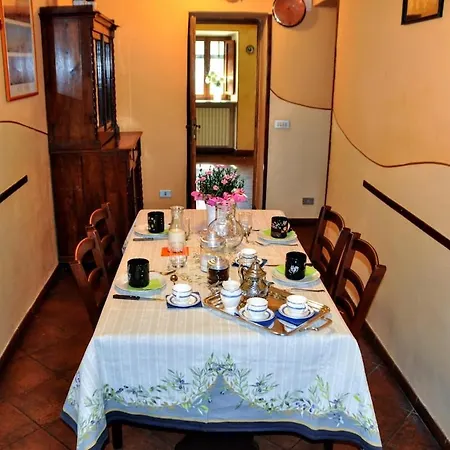 Casale Colle Belvedere لوكا