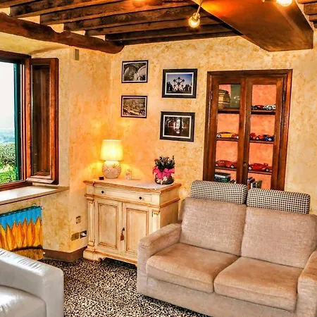 Casale Colle Belvedere بيت للعطل