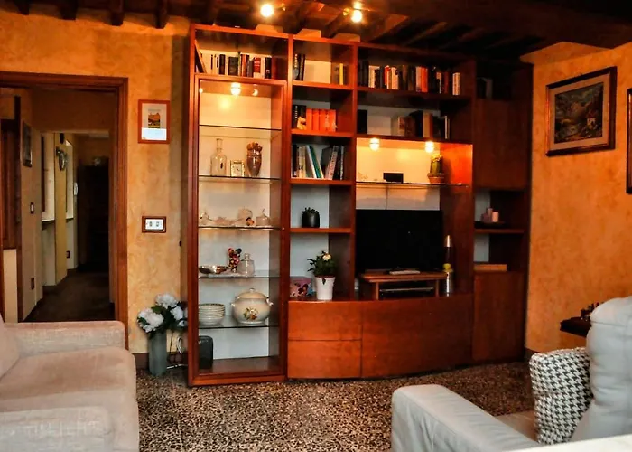 Casale Colle Belvedere * 卢卡